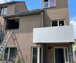 Gehele woning voorzien van nieuwe houten kozijnen met HR++ glas.