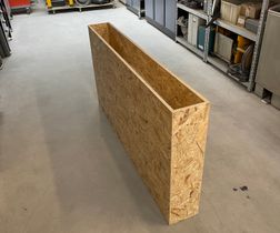 Houten bloembak van OSB platen